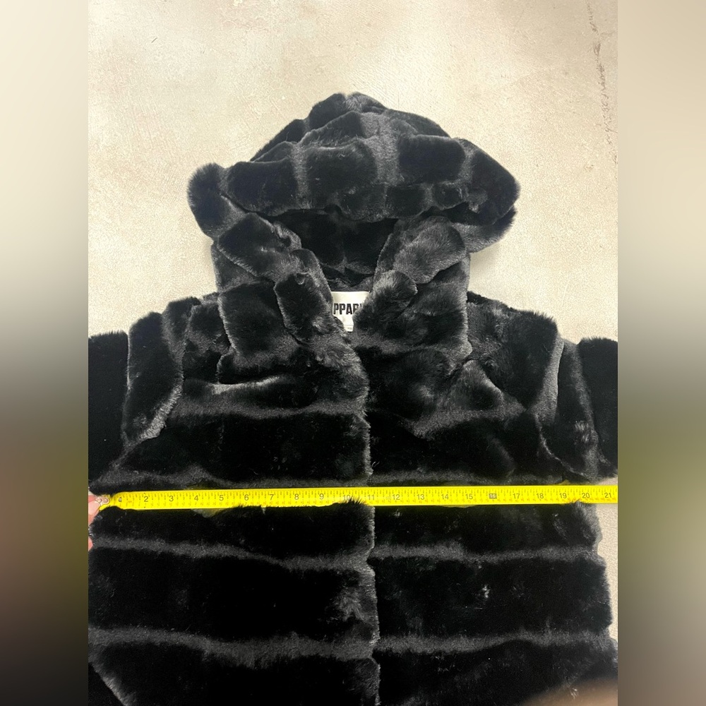 Women’s APPARIS Goldie Black Faux Fur Hooded Short Coat XS Chic Grunge Cozy - Picture 15 of 16